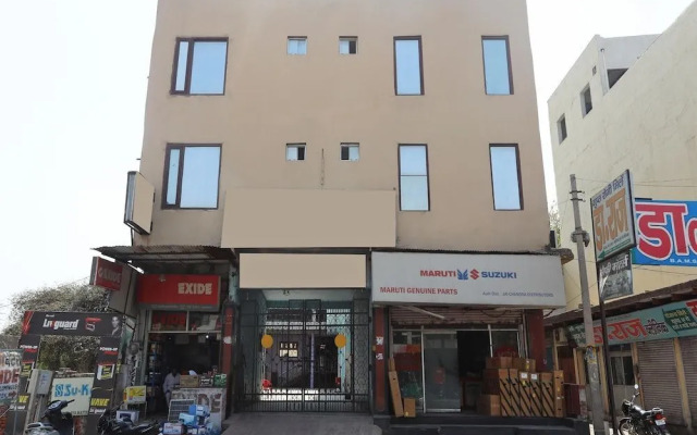 Royal Palace by OYO Rooms