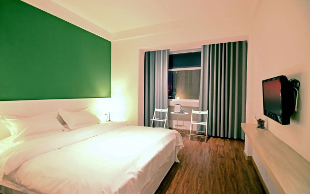 Luoyang Yijia Culture Hotel