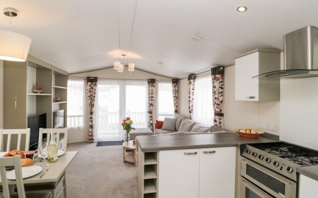 18D Shorefield Country Park