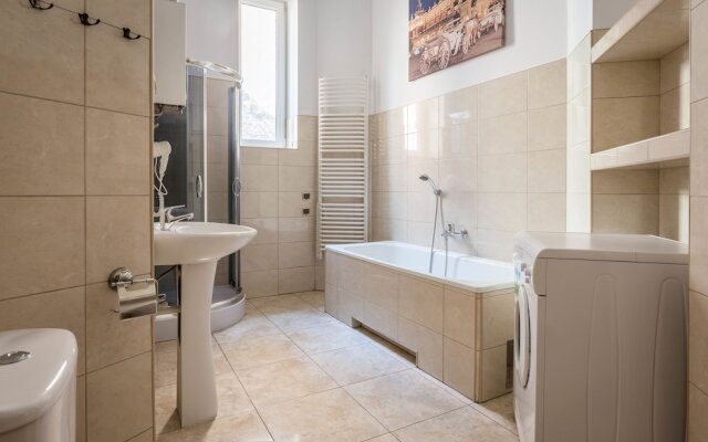 Fragola Budget Rooms & Apartments