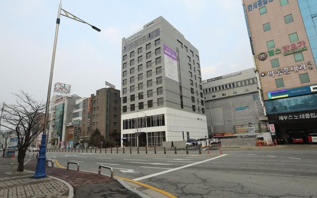 Orchid Hotel