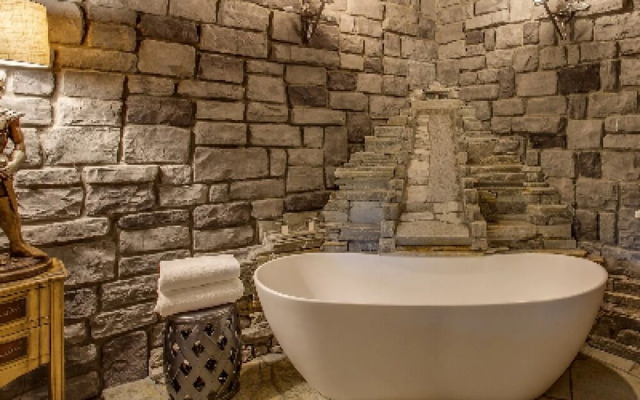 Storybook Riverside Inn