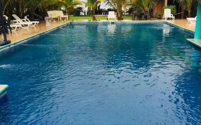 Sambo Mambo Beach Hotel