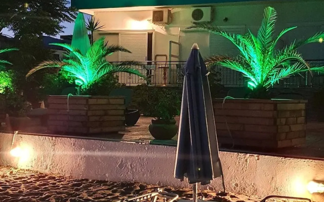Artemis Hotel