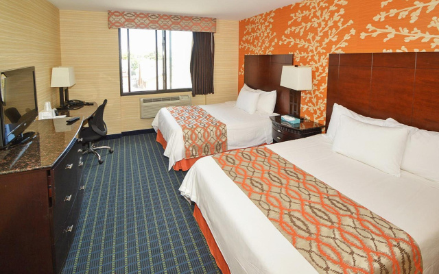 Corona Hotel