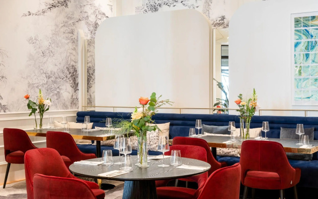 Sapphire House Antwerp, Autograph Collection