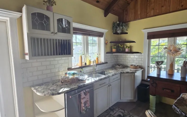 4 Bedroom Studio Luxury Suite