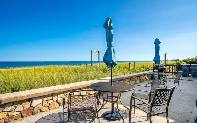 Beachfront Bliss Cozy Studio!