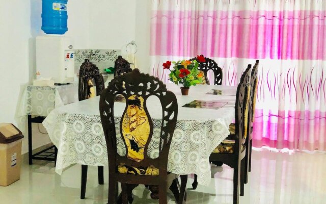 Family Ties GUEST INN