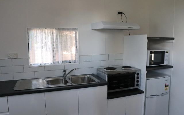 Snug Beach Cabin And Caravan Park