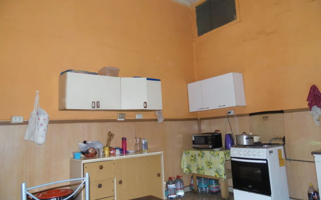 Hostal Tricontinental