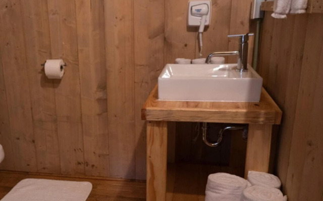 Nuez Incredible Logde in the Forest With Private Jacuzzi