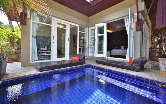 Replay Pool Villa