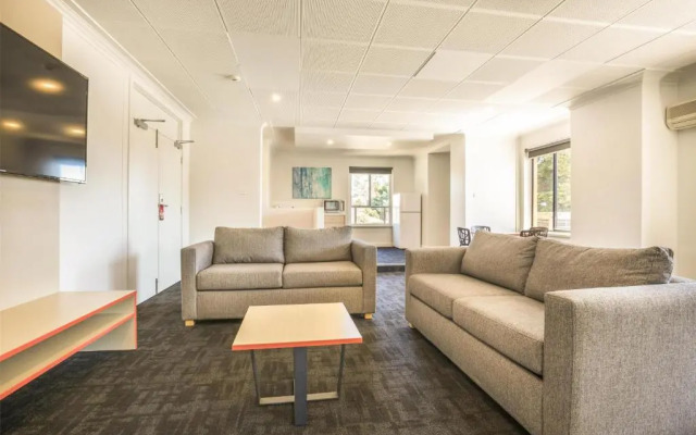 Nightcap at Rose & Crown Hotel