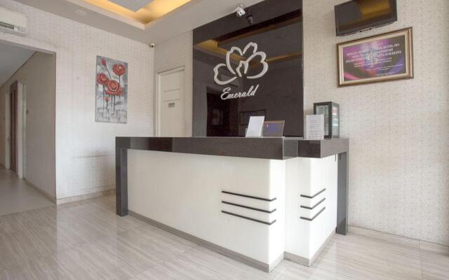 Life Emerald Hotel Surabaya
