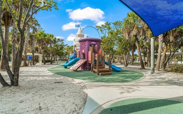 Nokomis Home Close to Beach