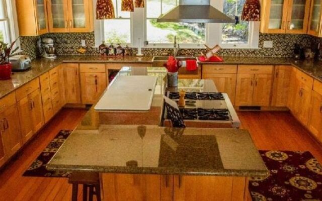 Hamakua Ranch House B&B