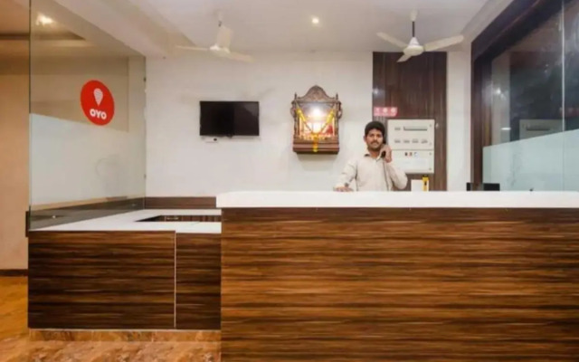 Oyo Flagship 81419 Delhi Suites