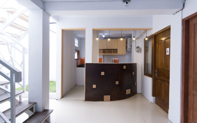 Oyo 2444 Sera House