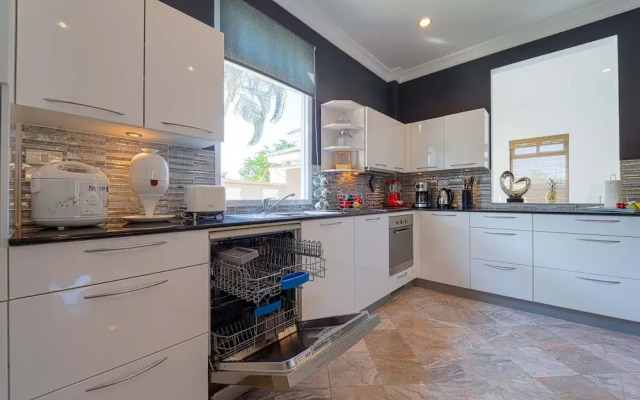 Luxurious 5-Bed Private Pool Villa - PV6