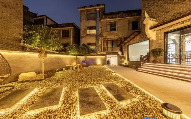 Shiheyuanfang River View Homestay (Fenghuang Tuojiang Yunqiao)