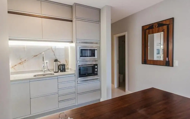 Excelente Cobertura Jurerê com Jacuzzi