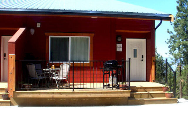 Crooked Tree Guest Suites