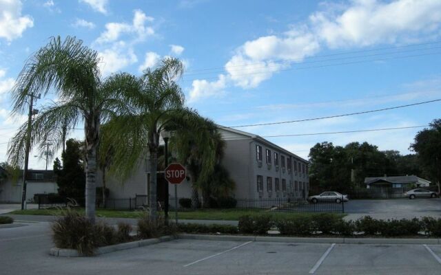 Relax Inn Lakeland