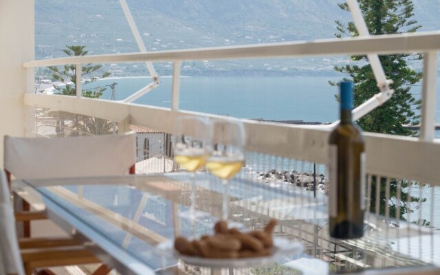 Seafront Apartment Grace