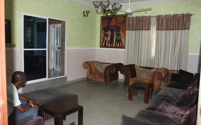 Lifeline Hotel and Suites