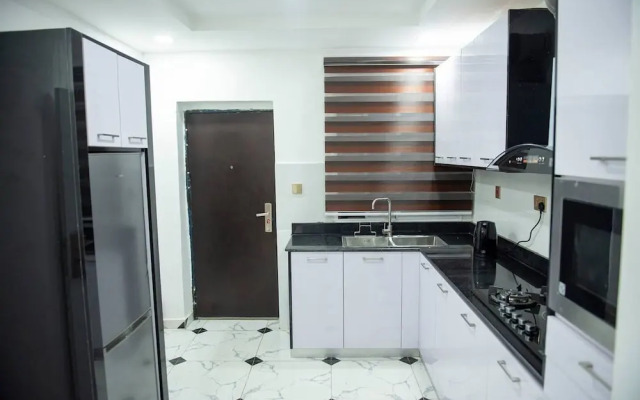 Furnished 3 Bedrooms Apartment With Wifi