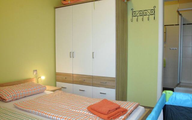 Spacious Apartment in Pepelow near Sea