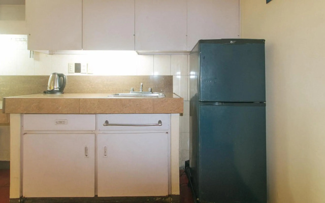 Broadway Court Apartelle