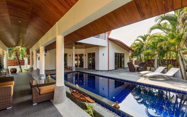 Amber Pool Villa in Rawai