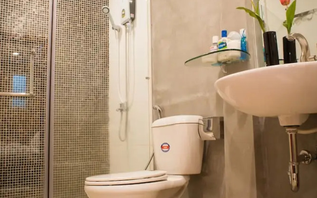 White Residence Hotel & Apartment