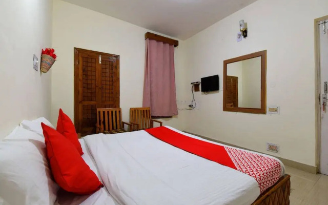 OYO 13732 Home Cozy Near Mall Aleo Manali