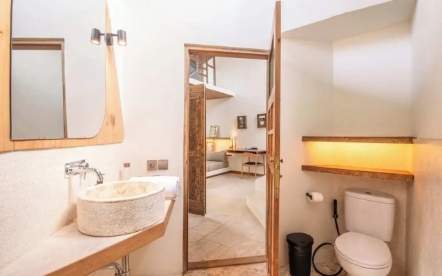 Chic 1-br Villa With Pool, 800m From Echo Beach