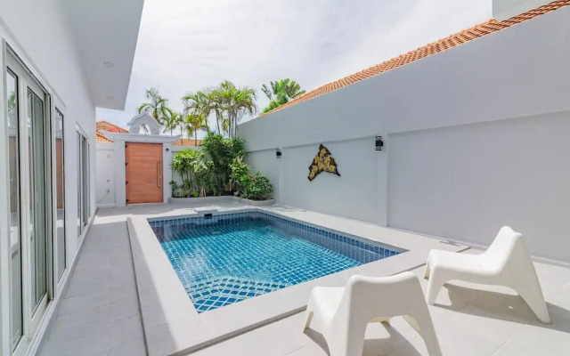 Private pool 3BDR villa beach at 200m