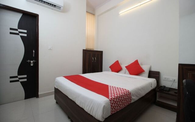 Oyo Flagship 33020 Kusum Vihar Jagat Pura