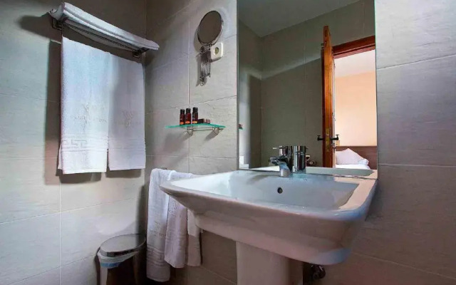 Hotel Valle Del Eria