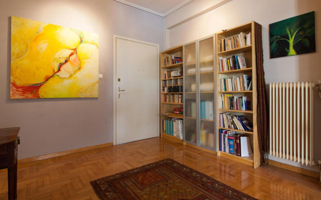 2 Bedroom Artist's Apartment - So Athens