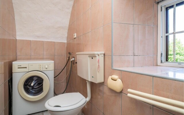 Amazing Apartment in Cavtat With Wifi and 2 Bedrooms