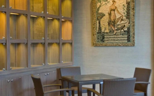 D' Hotel and Suites