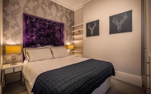 Stunning 1Bd with Castle View