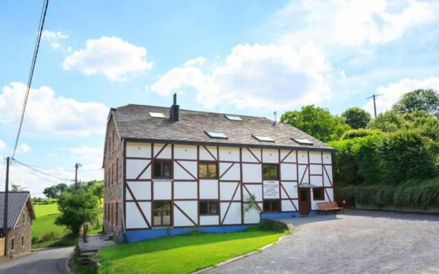 Graceful Holiday Home in Trois-ponts With Fenced Garden