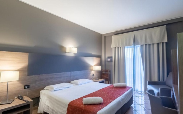 Double room (full double bed)