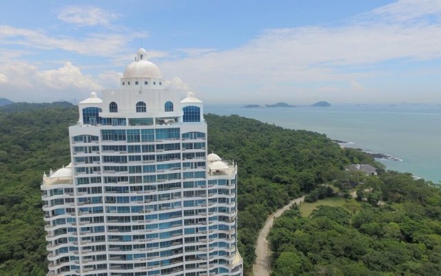 12H Spacious 1 Bedroom in Oceanfront Resort