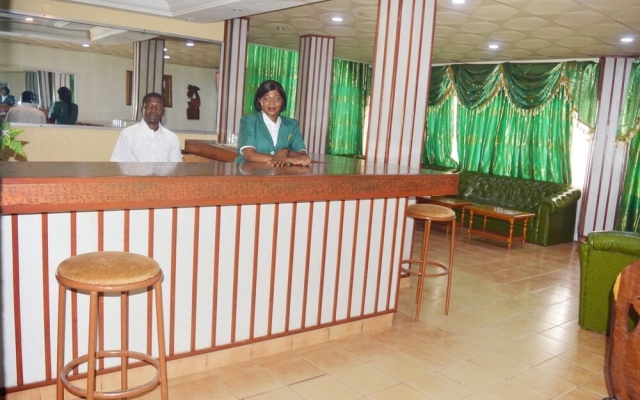 Hotel Palm Beach Yennega