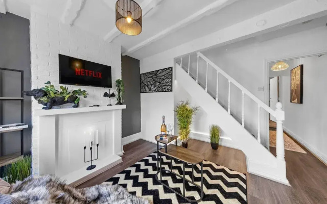 Charming Chatham Apartment With 3 Bedrooms