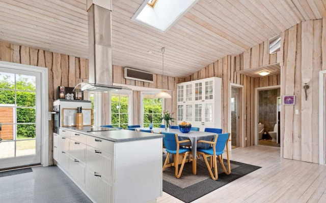 10 Person Holiday Home in Hemmet